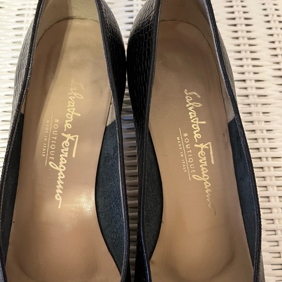 SOLD Salvatore Ferragamo heels - Picture 2 of 5
